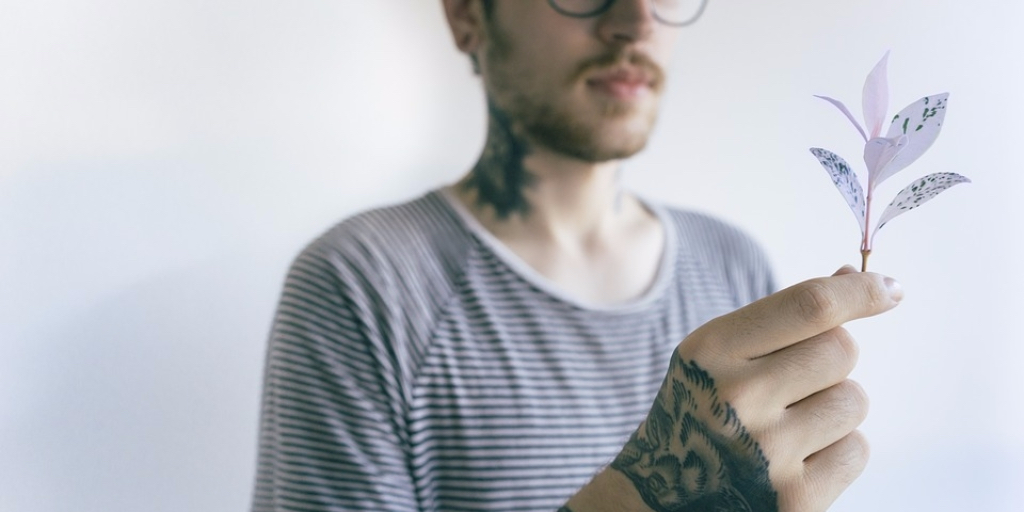 Ascoltare canzoni tristi: il primo passo per il cambiamento?
