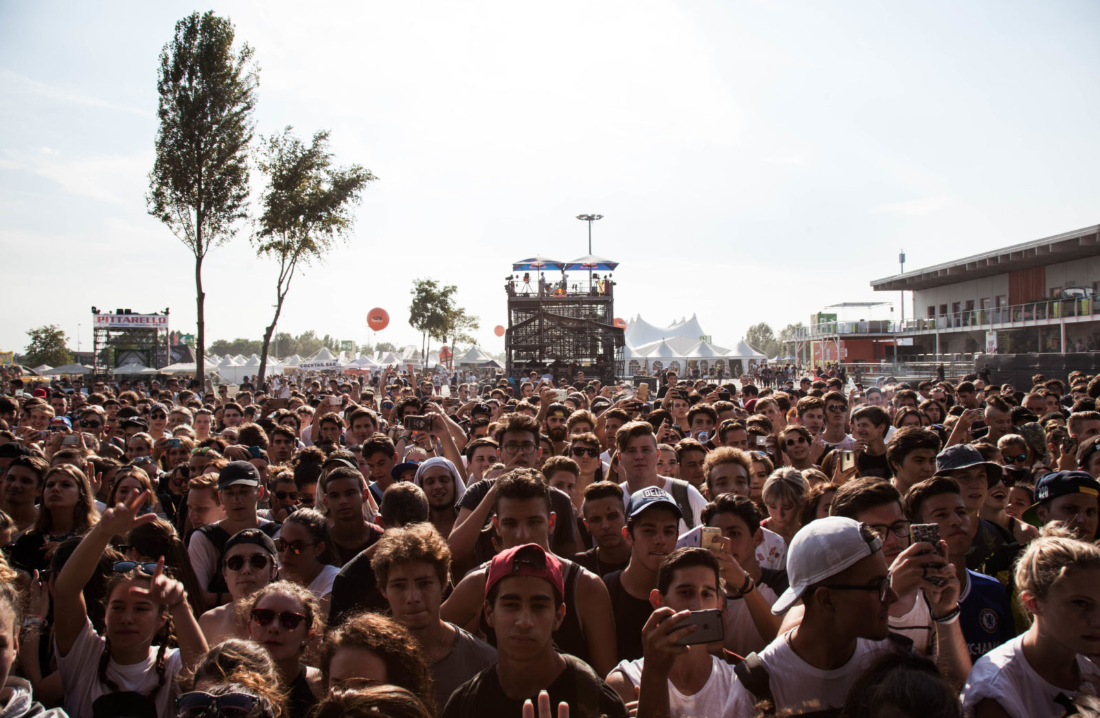Cosa pensa, cosa crede chi porta 88.000 persone ad un festival musicale